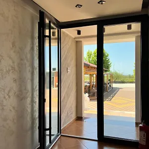 ** Hotel Kamberi & Albania