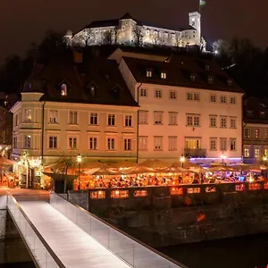 Apartment 3 Bridges App, Ljubljana